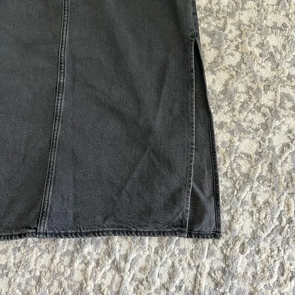 NWT Levi's Denim Cotton Blend Midi Skirt with Side Slit, Black, Size 31 - Picture 7 of 14